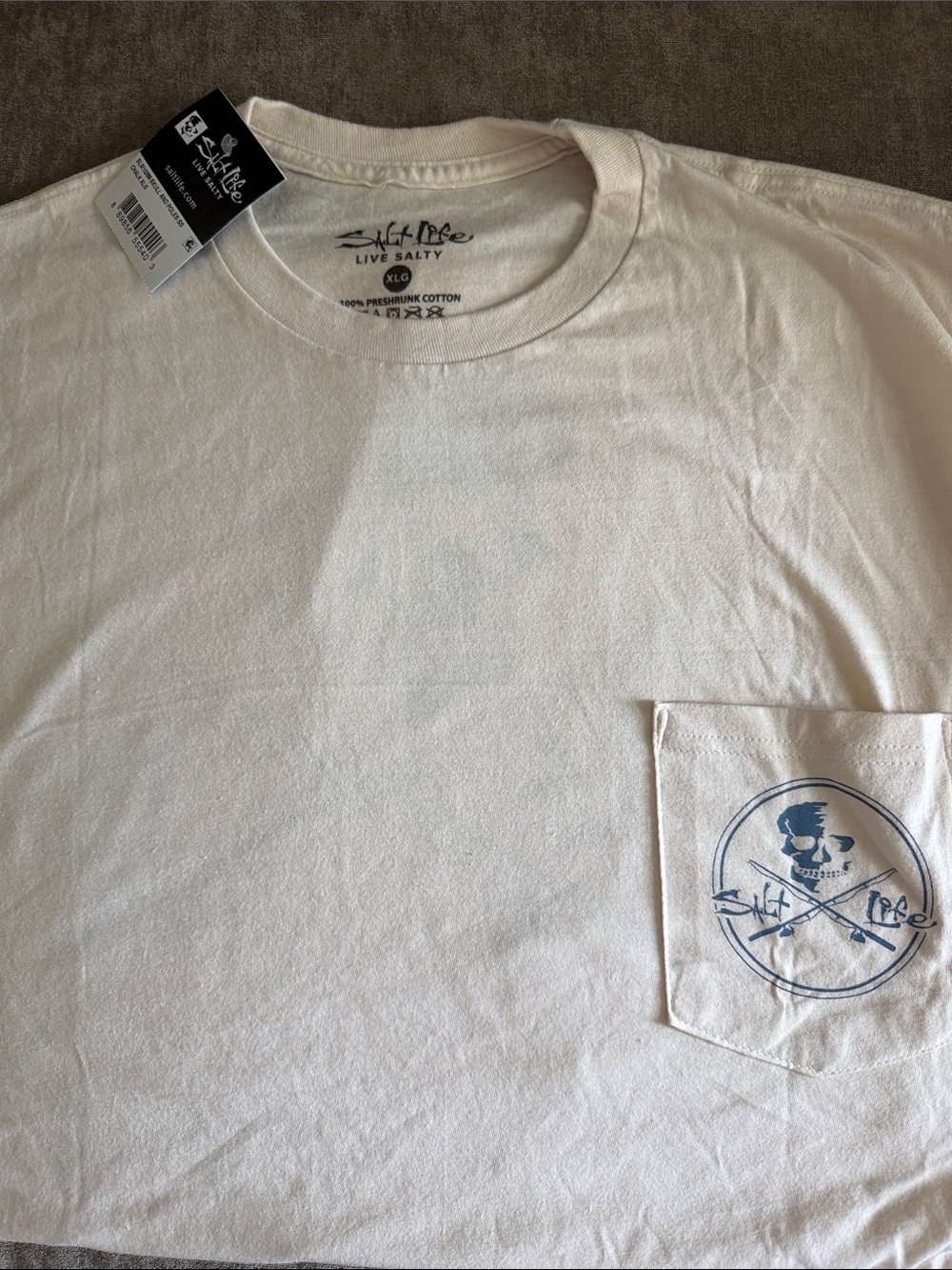Salt Life skulls and poles  short-Sleeve Pocket Tee with Blue Logo